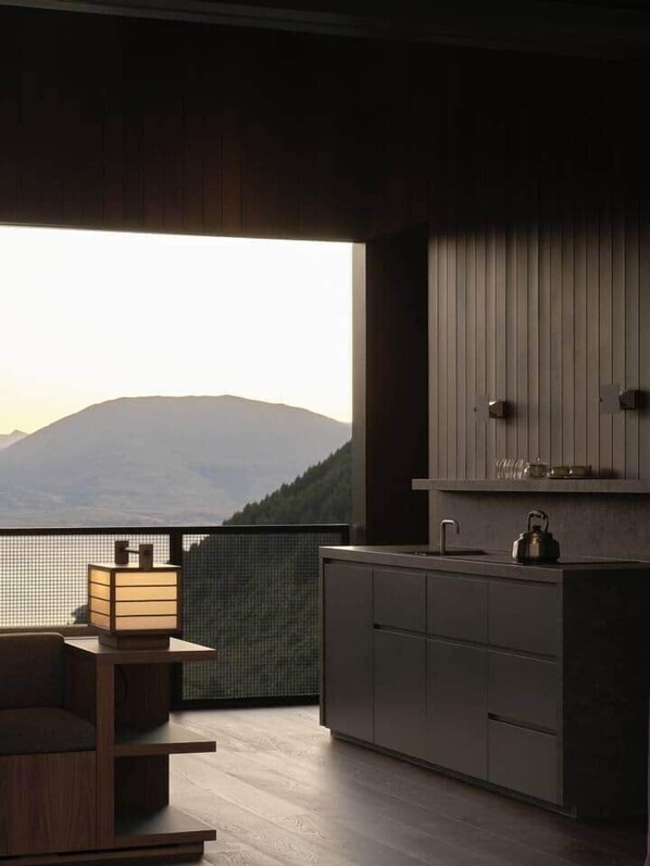 Une cuisine moderne avec vue sur la montagne.