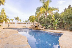 Pool - Family villa for 7 Mijas Golf with pool, Mijas Costa, Spain (Mijas Costa)