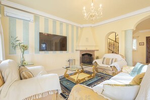 TV - Family villa for 7 Mijas Golf with pool, Mijas Costa, Spain (Mijas Costa)