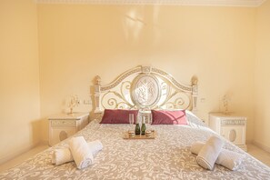 Iron/ironing board, free WiFi, bed sheets - Family villa for 7 Mijas Golf with pool, Mijas Costa, Spain (Mijas Costa)