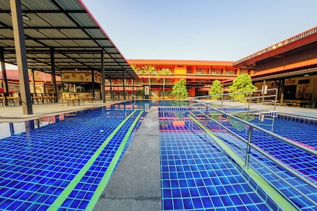Outdoor pool. Nongnooch Boutique Resort