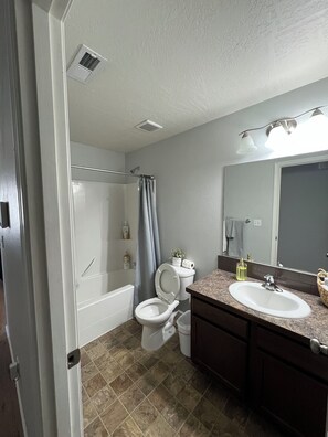 Towels, soap, shampoo, toilet paper