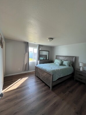 3 chambres, fer et planche à repasser, Wi-Fi gratuit, draps fournis