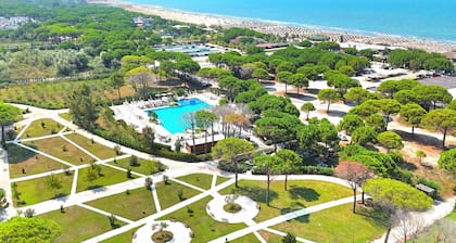Perla Holiday Homes 202, Lalzit Bay, Albania