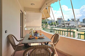 Outdoor dining - Mandalay Suites By The Beach 079, Durres, Albania (Durres)