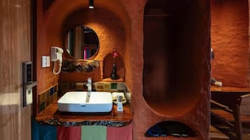 Classic-Studio, Balkon, Stadtblick | Badezimmer