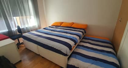 Comfy short term home in walking distance Melbourne South East Ormond Station