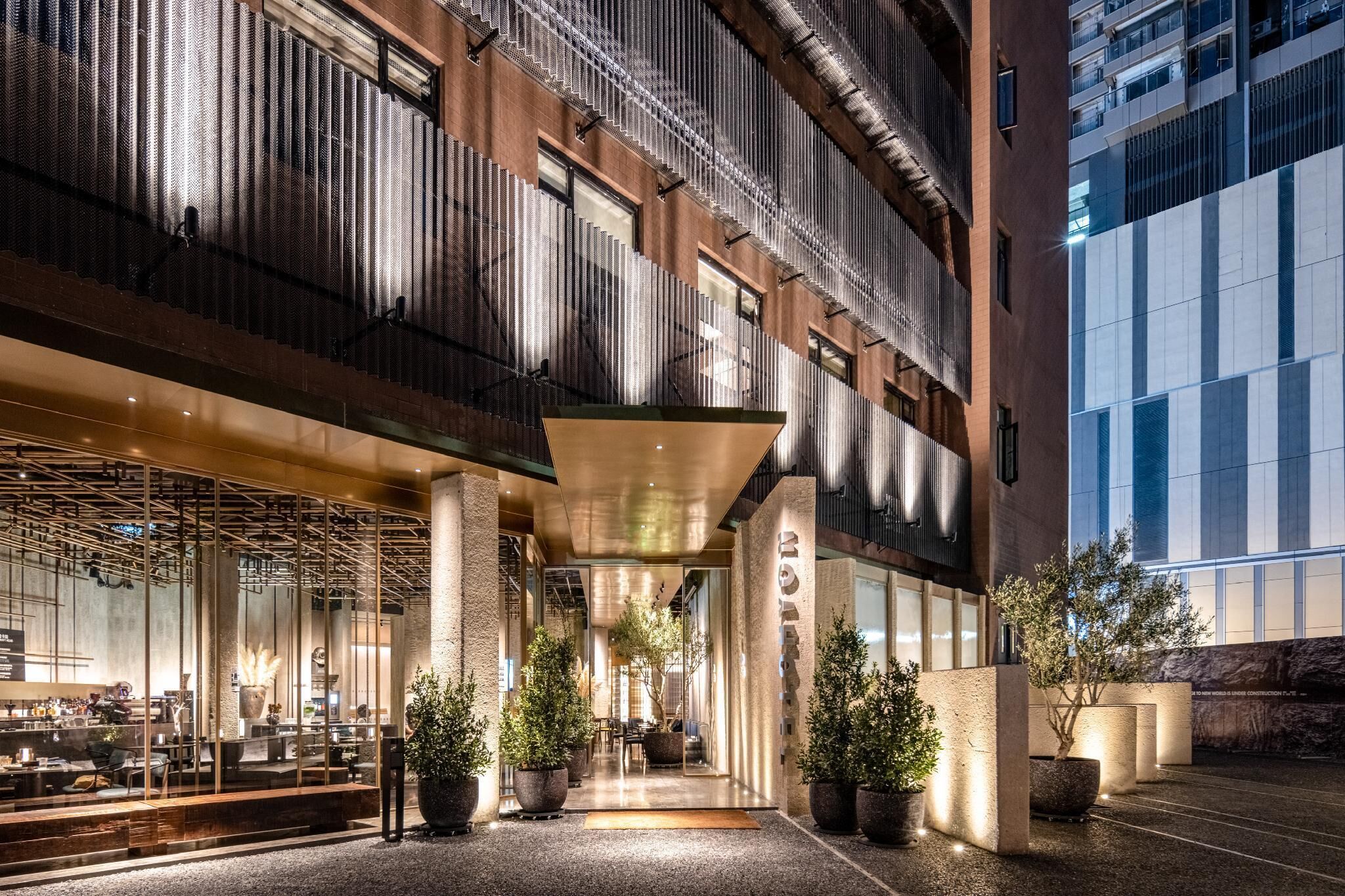 Classic Condo | Exterior