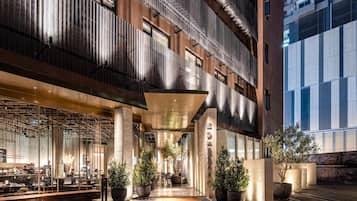 Classic Condo | Exterior