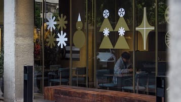 Tempat makan outdoor