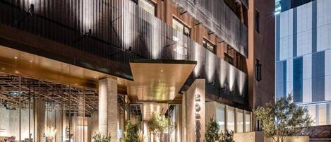 Classic Condo | Exterior