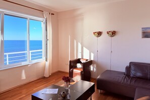 TV - Beachfront Apartment In Durres 072, Durres, Albania (Durres)