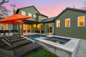 Pool - Luxury 5BR w/ Pool & Spa Near SoCo & Downtown (Austin)