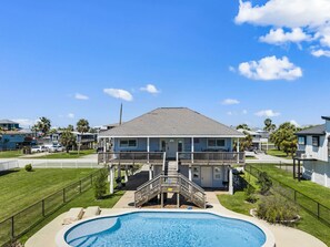 Exterior - Relaxed Beach Getaway with Canal Views (Galveston)