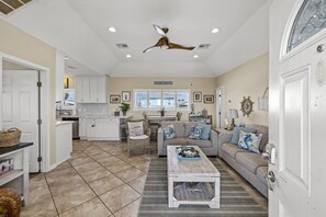 TV - Relaxed Beach Getaway with Canal Views (Galveston)