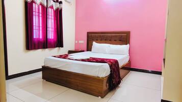 Deluxe Apartment, Balcony, City View | Desk, free WiFi