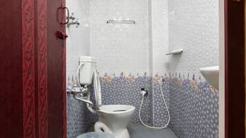 Deluxe-Apartment, Balkon, Stadtblick | Badezimmer