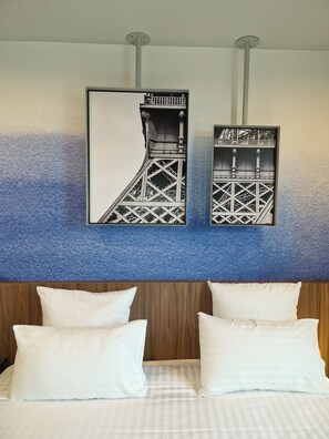 Room - Akena Serris (Serris)