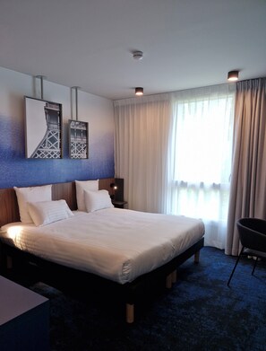 Room - Akena Serris (Serris)