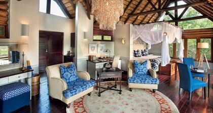 Royal Chundu River Zambezi Lodge