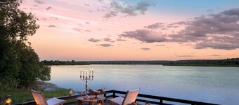 Royal Chundu River Zambezi Lodge