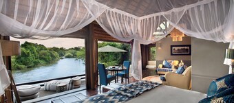 Royal Chundu River Zambezi Lodge