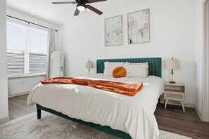 1 bedroom, iron/ironing board, WiFi, bed sheets - Luxury Frisco Retreat; Pool, Gym + Near Toyota Stadium (Frisco)