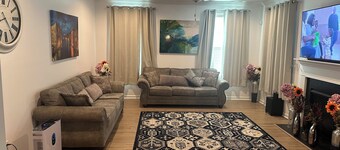 Spacious 6-bedroom house with AC in beautiful Greer