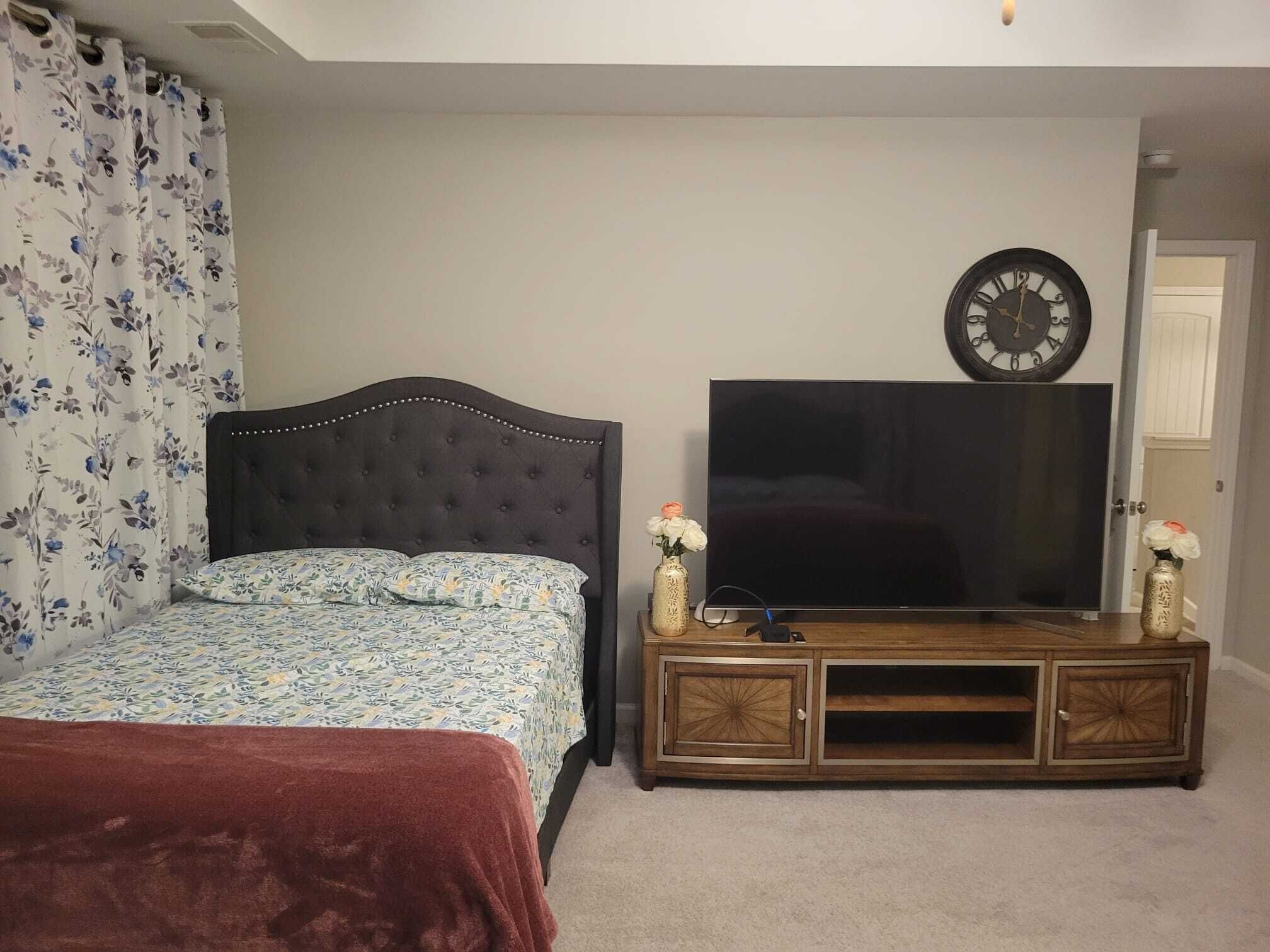 6 slaapkamers, een strijkplank/strijkijzer, wifi, beddengoed