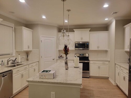 Spacious 6-bedroom house with AC in beautiful Greer