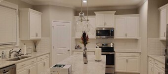 Spacious 6-bedroom house with AC in beautiful Greer