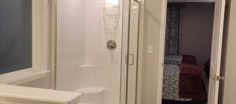 Spacious 6-bedroom house with AC in beautiful Greer