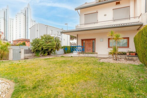 Villa mit Privatem Garten und Terrasse | 3 Schlafzimmer & Maximaler Komfort
