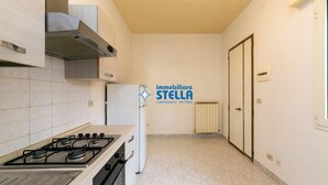 Ovn og kjøkkenutstyr