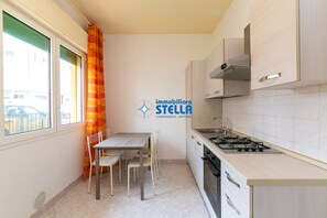 Cookware/dishes/utensils - Largo Augustus (Jesolo)