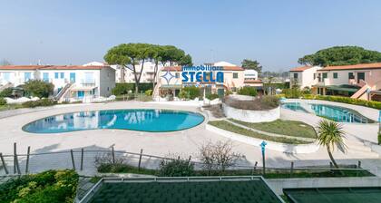 Villaggio dei Gabbiani < Pool and Parking Place >