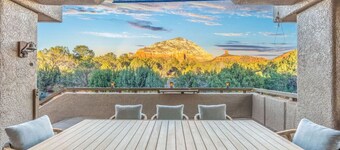 Dry Creek Escape, Hot Tub, Views, Fireplaces