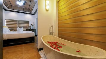 Premier Double Room, 1 Queen Bed | Bathroom