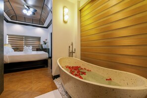 Premier-herbergi með tvíbreiðu rúmi - 1 meðalstórt tvíbreitt rúm | Baðherbergi