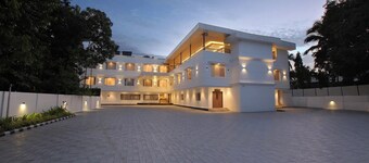 HOTEL SALKARA CHAVAKKAD