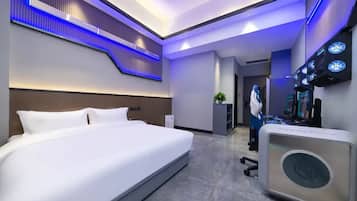 Eenvoudige tweepersoonskamer, uitzicht op stad