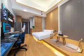 Comfort Double Room, City View | In-room safe, blackout drapes, iron/ironing board, free WiFi - boyueyidianjingjiudian (Dongguan)