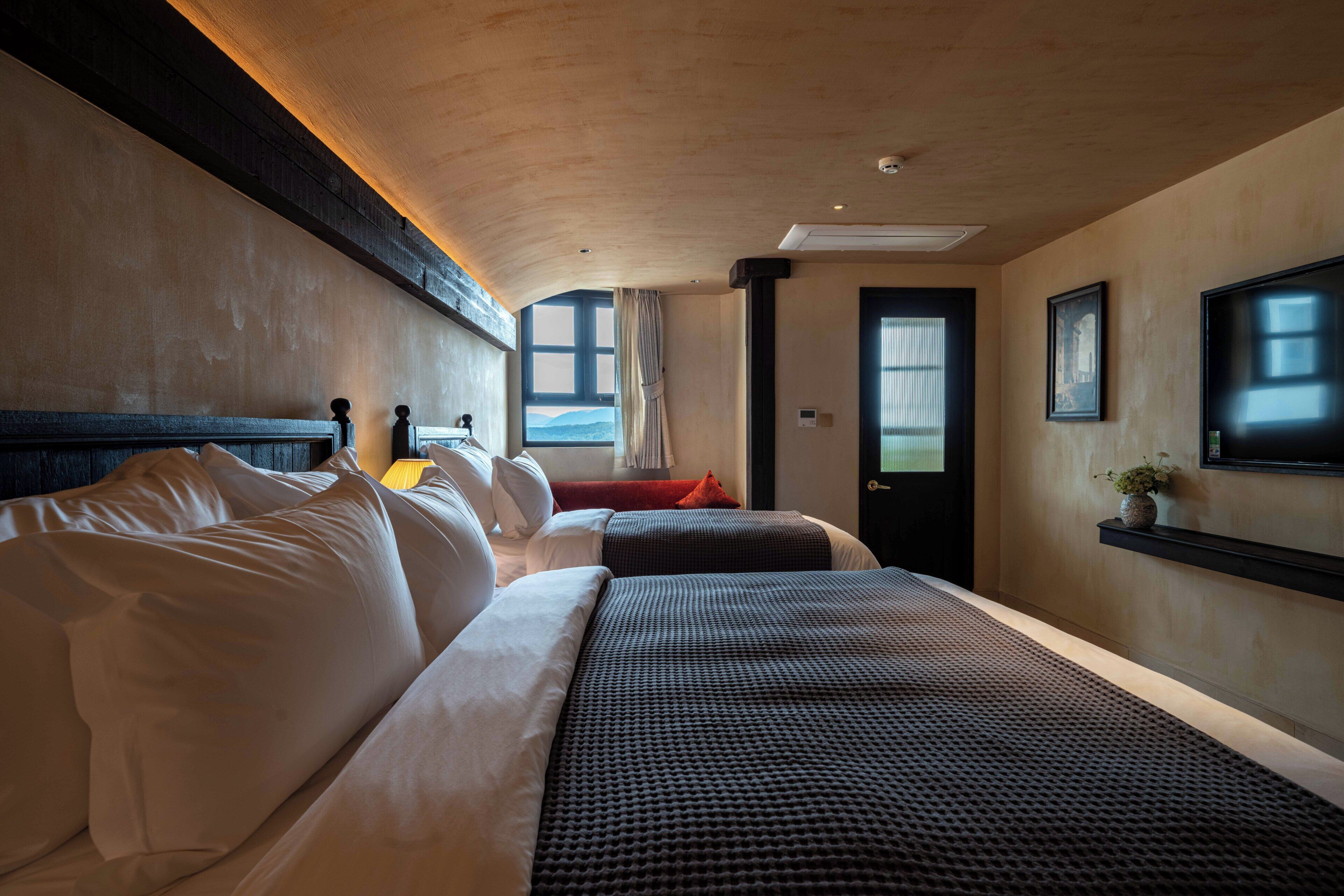Woodland Room | Mountain view