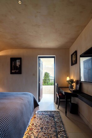 Vista Balcony Room | Balcony - Hôtel Fantaisie (Da Lat)