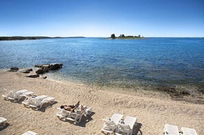 Beach nearby - Holiday apartment with pool (Rovinj)