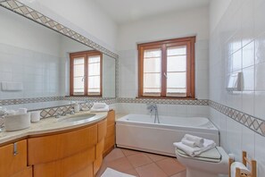 Family Apartment, Multiple Bedrooms (Villa Adriana Capalbio) | Bathroom | Separate tub and shower, bidet, towels, soap - Villa Adriana Capalbio (Capalbio)