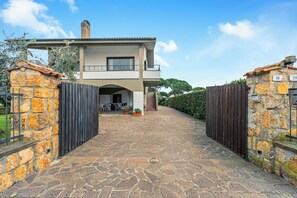Family Apartment, Multiple Bedrooms (Villa Adriana Capalbio) | Exterior