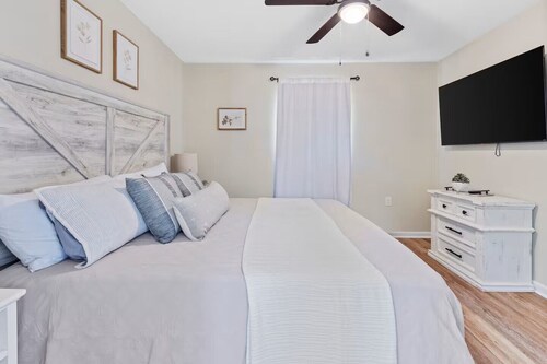 The Patch 5 - Sleeps 4 - King Bed - Near Casinos