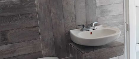 Comfort Double Room, Lake View | Bathroom