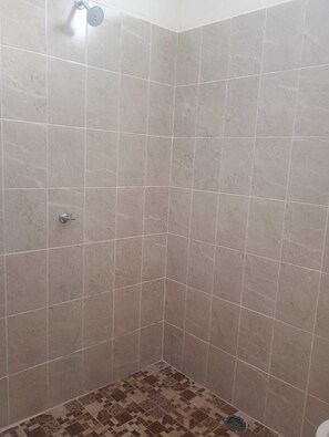 Classic Double Room, Patio, River View | Bathroom - Hospedaje ojo de agua (Santiago Laollaga)